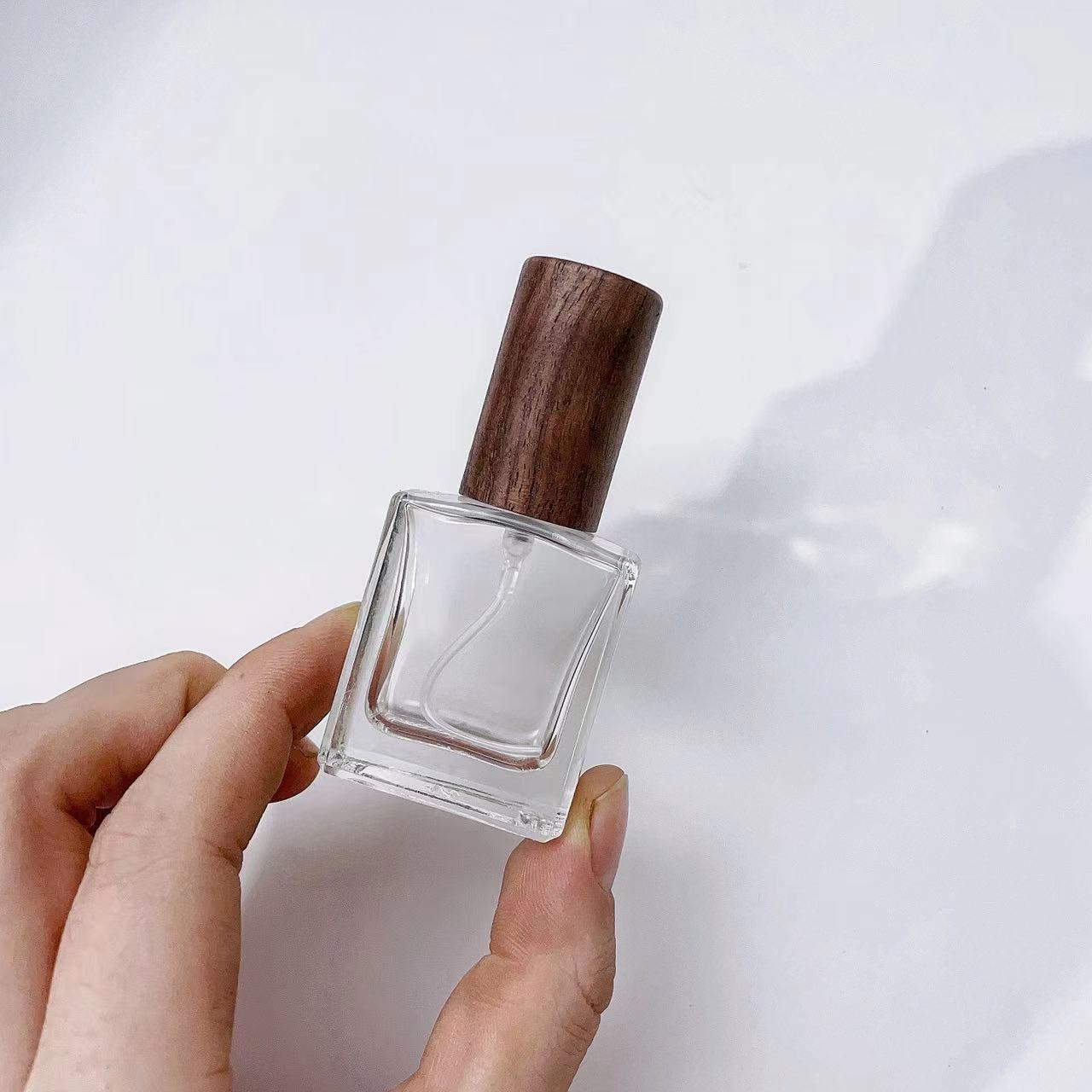 زجاجة بخاخ عطر من الزجاج السمي - مراجعة Perfume Atomizer Travel وسعره