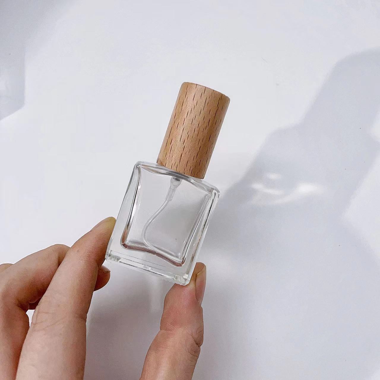 زجاجة بخاخ عطر من الزجاج السمي - مراجعة Perfume Atomizer Travel وسعره